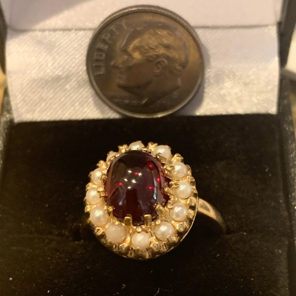 Antique Ruby and Pearl Gold ring.